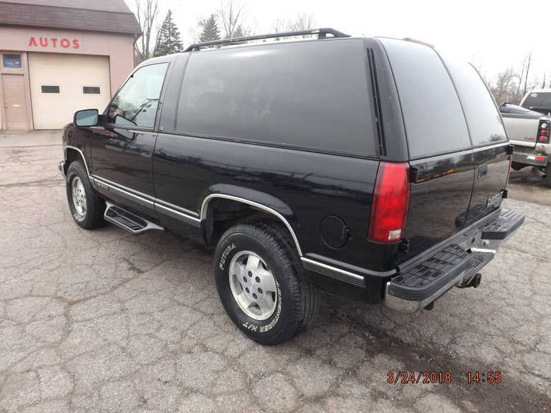 Illustration for article titled At $4,800, Could This 1995 Chevy Tahoe Turbo Diesel 4X4 Make You A Trucking Nut?